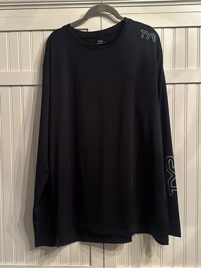 TYR SunDefence Men's Black Long Sleeve Athletic Tee with Logo Size 2XL